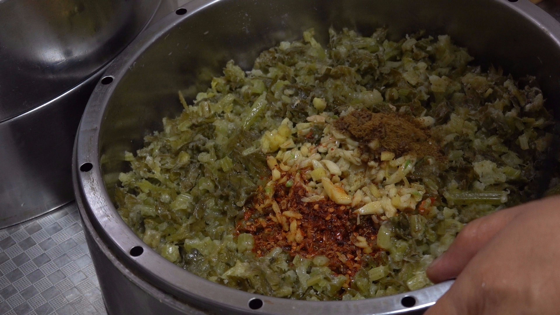 【老司马的日常食堂】清香的麦饭和鲜咸的虾仁冬瓜汤